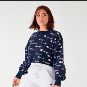 Champion logo cropped sweatshirt size M